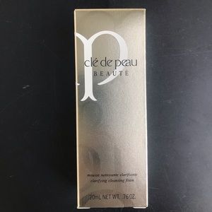 Cle de peau cleanser